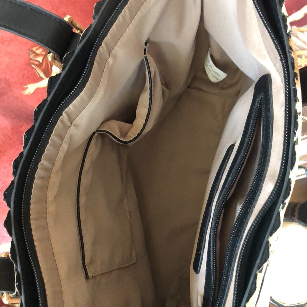 Sondra Roberts Hand Bag - Picture 3 of 7